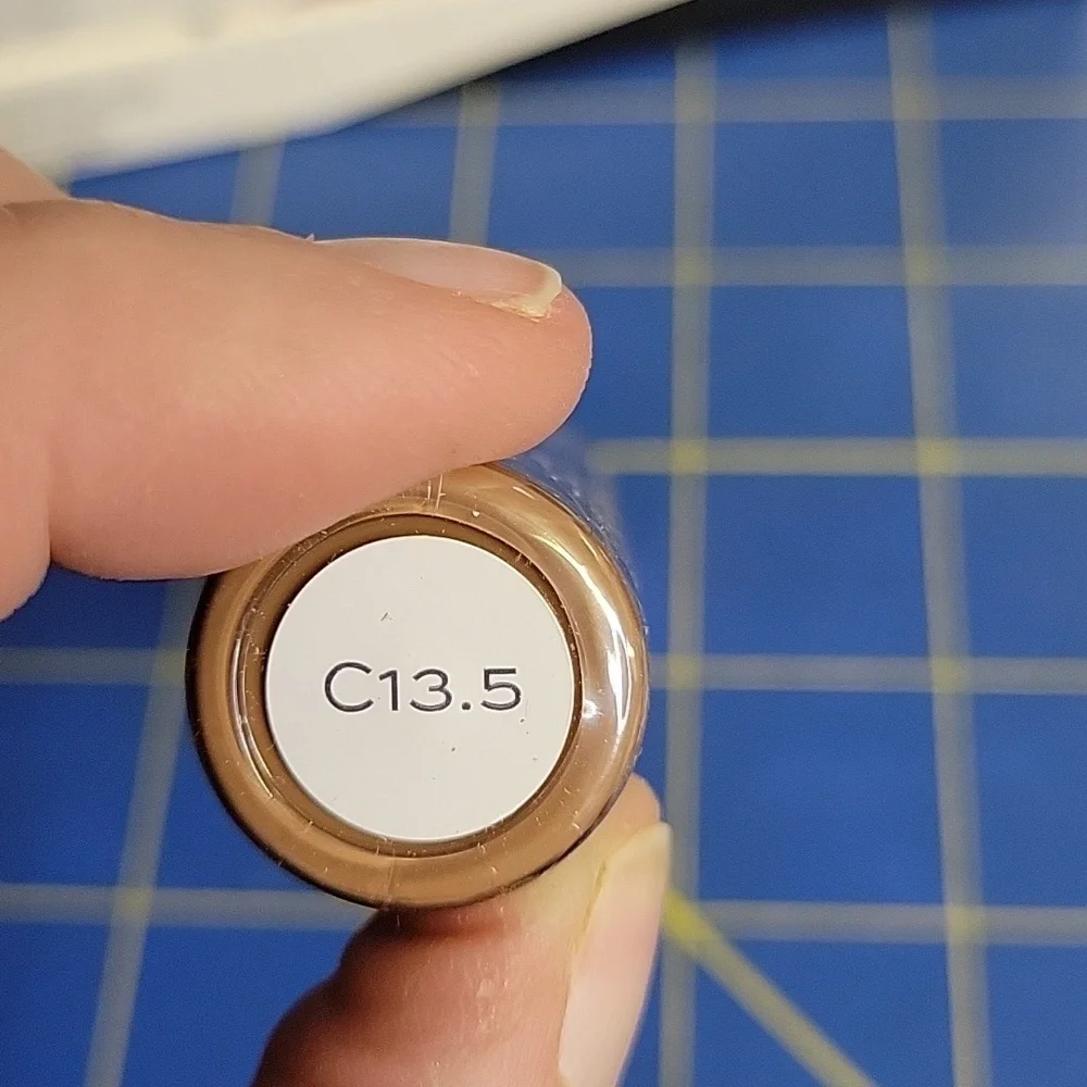 Revolution SuperSize Conceal & Define Full Coverage Concealer C13.5 New